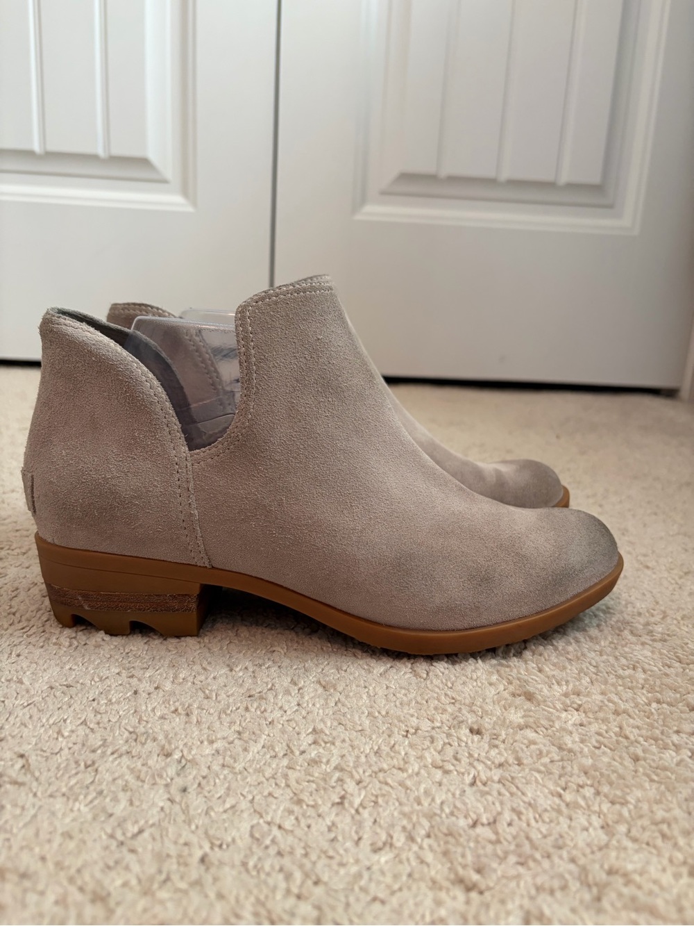Sorel Booties Women's Size 9 Beige Suede Ankle Slip On Low Heel NL3783-096